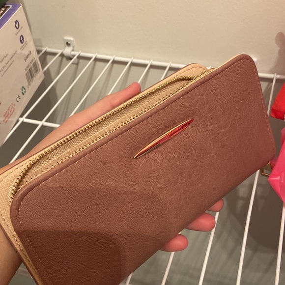 Boutique shirts - Picture 2 of 2